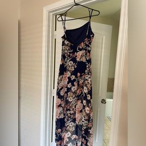 ✨Lulus✨Navy Floral Dress✨